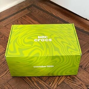 BARK Crocs Croctober Green Box Size Medium
